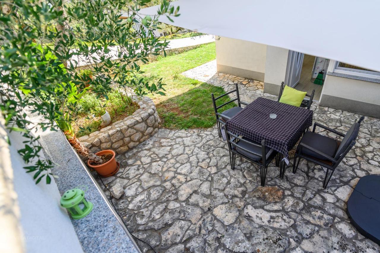 Apartments Maksim And Timon Krk Town Luaran gambar