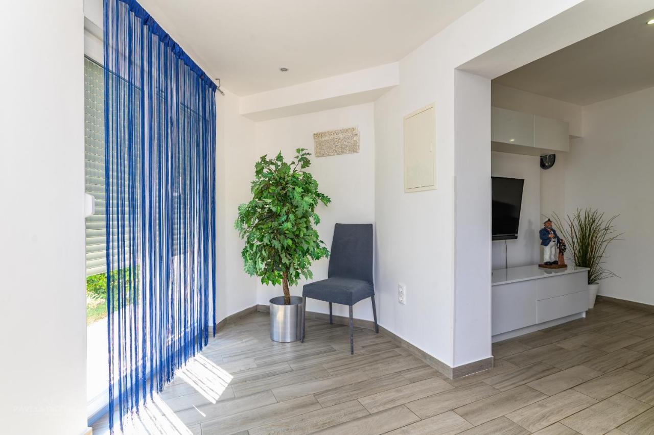 Apartments Maksim And Timon Krk Town Luaran gambar