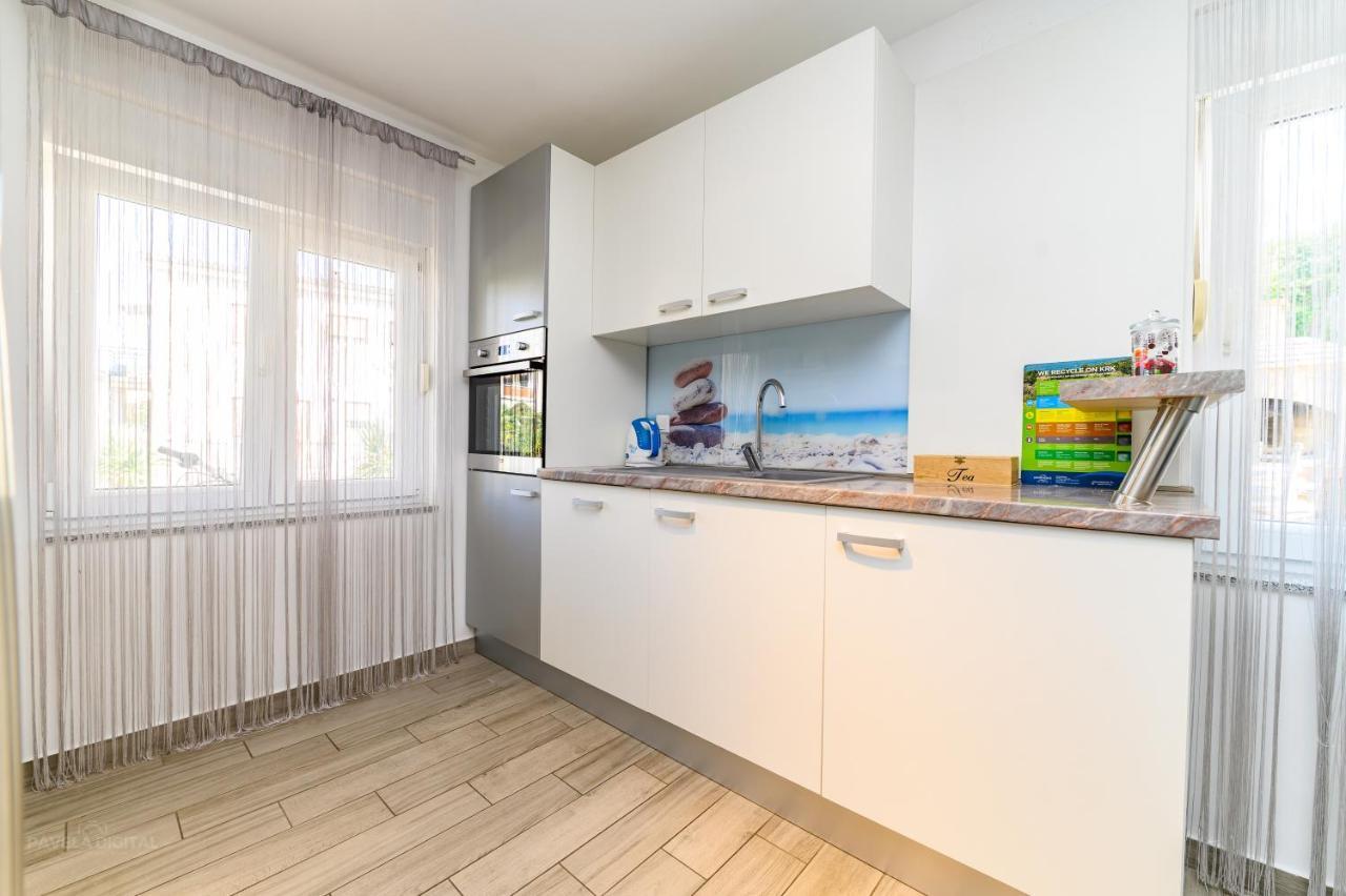 Apartments Maksim And Timon Krk Town Luaran gambar