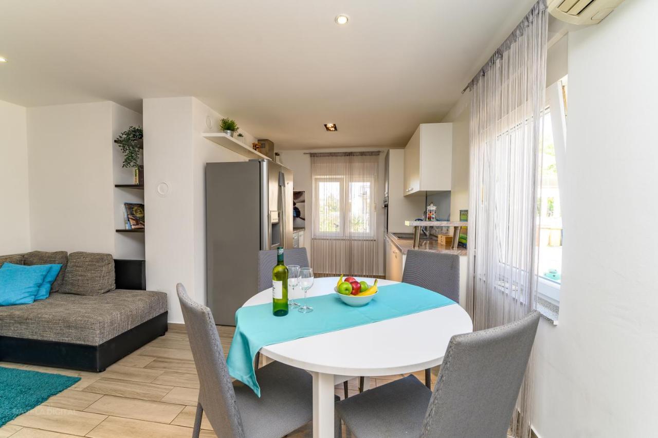 Apartments Maksim And Timon Krk Town Luaran gambar
