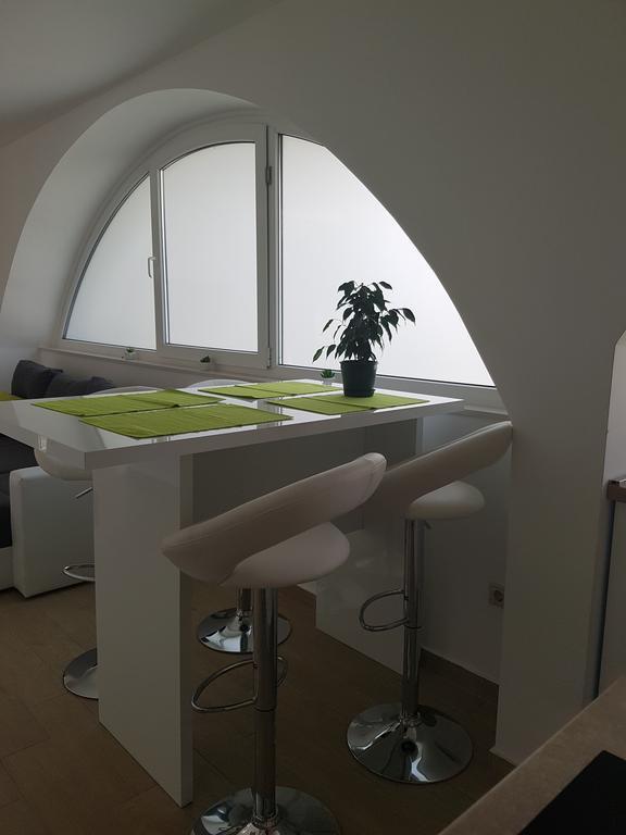 Apartments Maksim And Timon Krk Town Luaran gambar